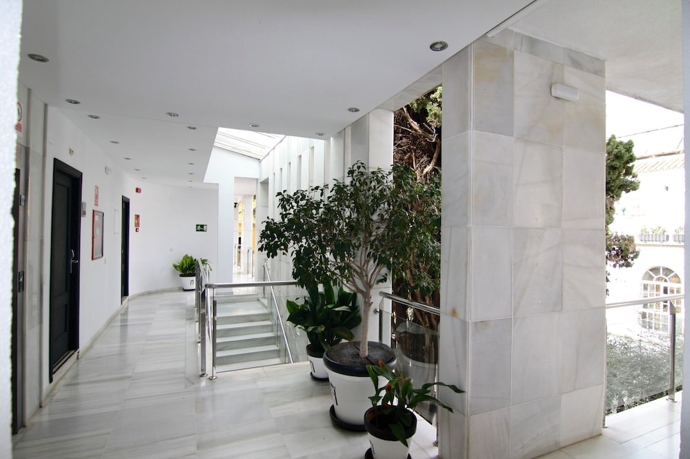 Hotel San Gil Sevilla — Hotel building in Seville, Andalusia