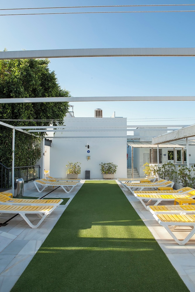 Hotel San Gil Sevilla — Hotel building in Seville, Andalusia