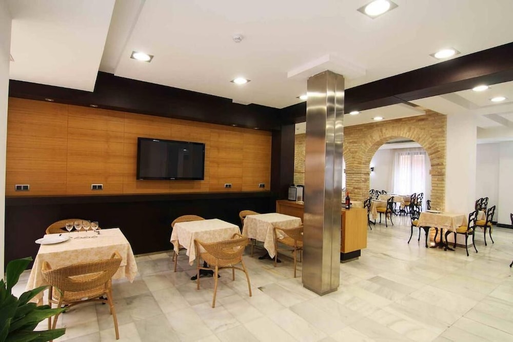 Hotel San Gil Sevilla — Restaurant & bars in Seville, Andalusia
