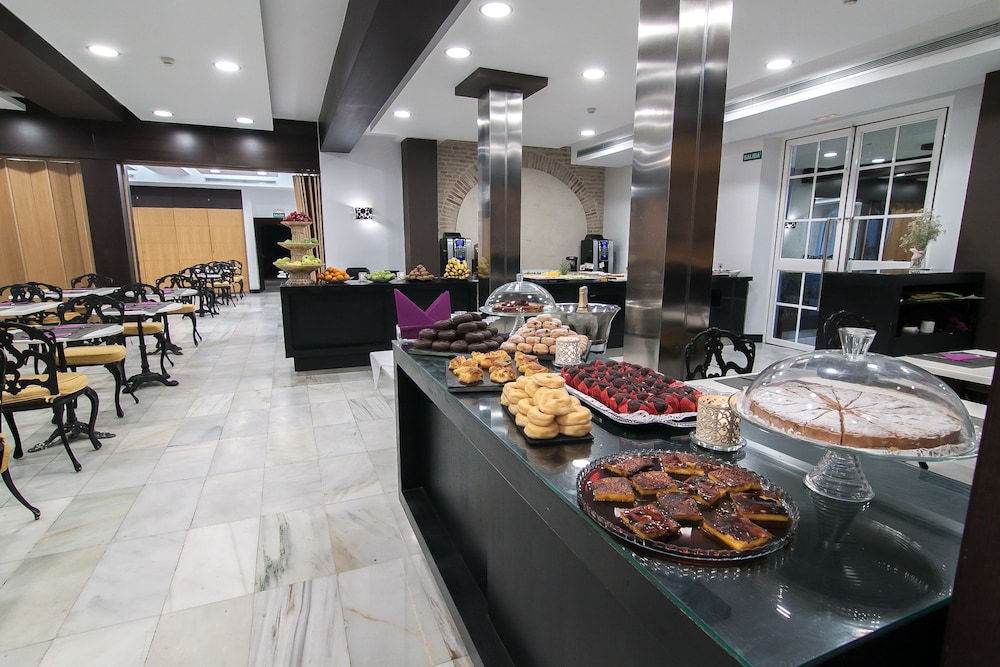 Hotel San Gil Sevilla — Restaurant & bars in Seville, Andalusia