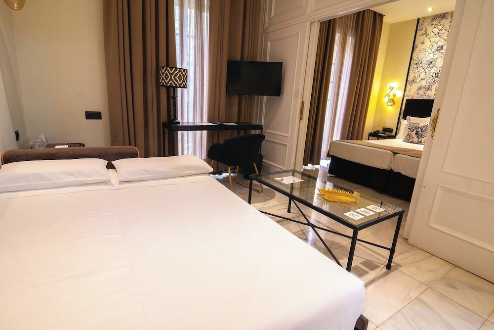 Hotel San Gil Sevilla — Hotel rooms in Seville, Andalusia