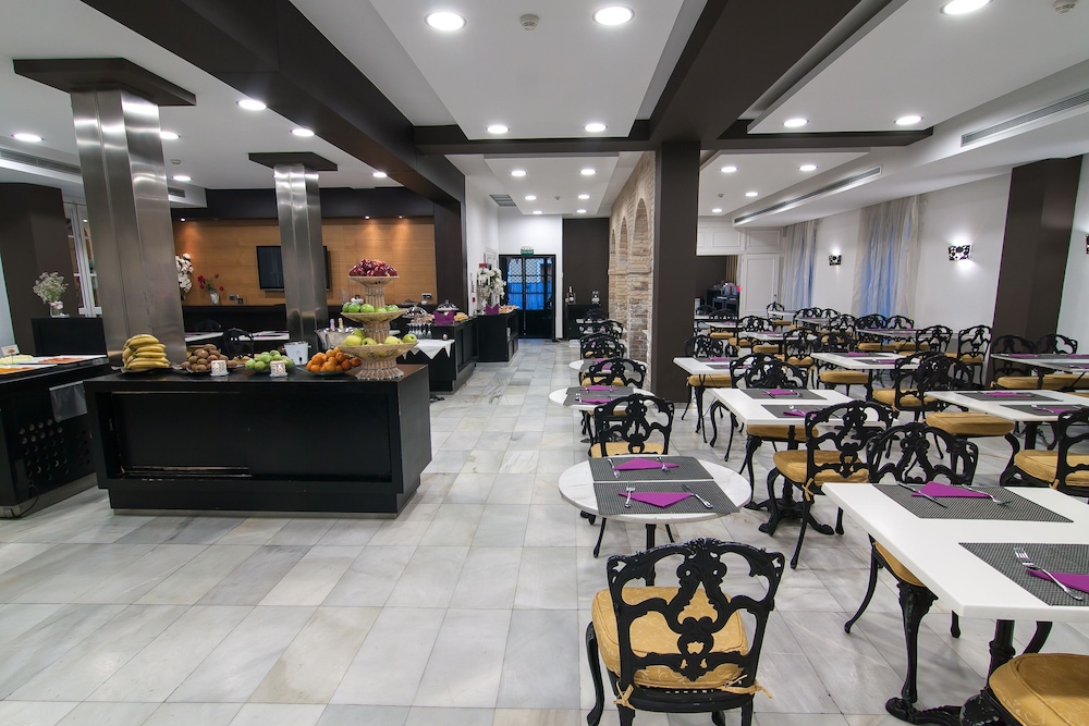Hotel San Gil Sevilla — Restaurant & bars in Seville, Andalusia