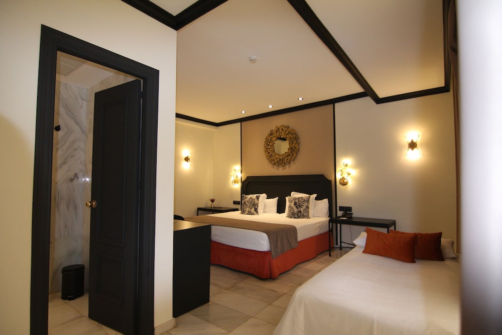 Hotel San Gil Sevilla — Hotel rooms in Seville, Andalusia
