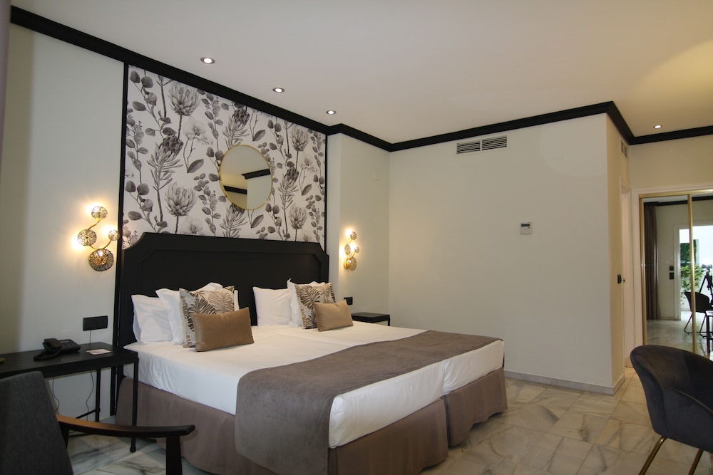 Hotel San Gil Sevilla — Hotel rooms in Seville, Andalusia