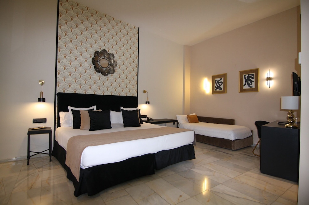 Hotel San Gil Sevilla — Hotel rooms in Seville, Andalusia
