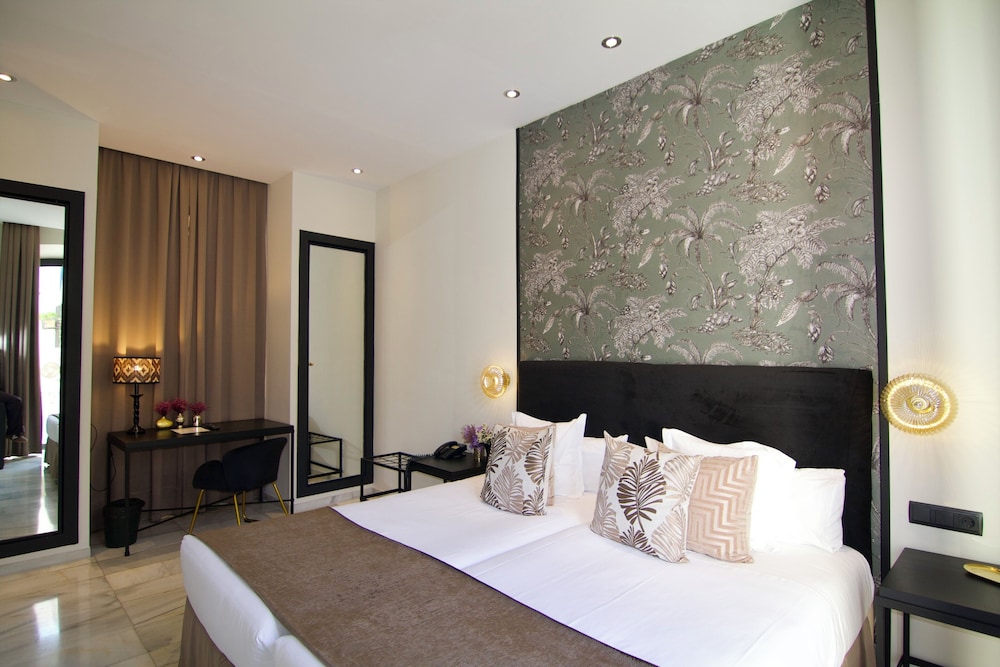 Hotel San Gil Sevilla — Hotel rooms in Seville, Andalusia