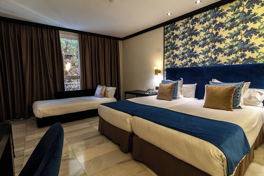 Hotel San Gil Sevilla — Hotel rooms in Seville, Andalusia