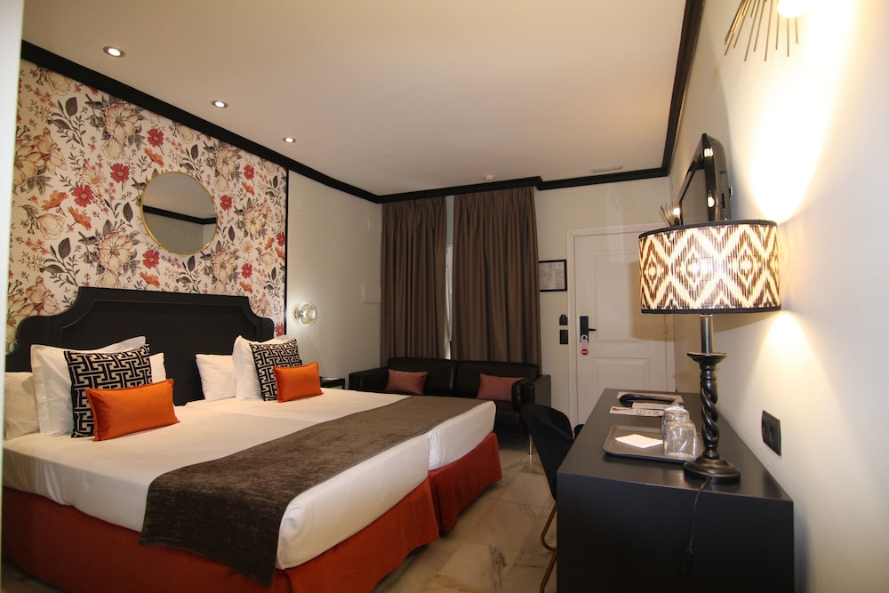 Hotel San Gil Sevilla — Hotel rooms in Seville, Andalusia