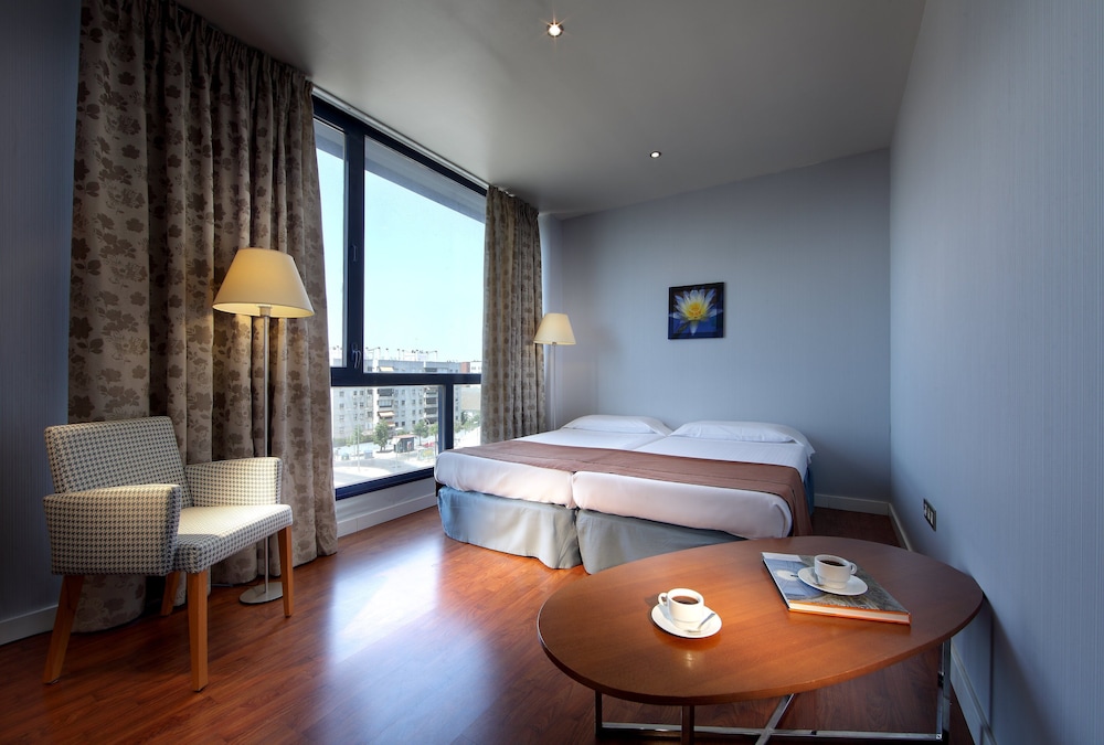 Hotel Exe Sevilla Palmera — Hotel rooms in Seville, Andalusia