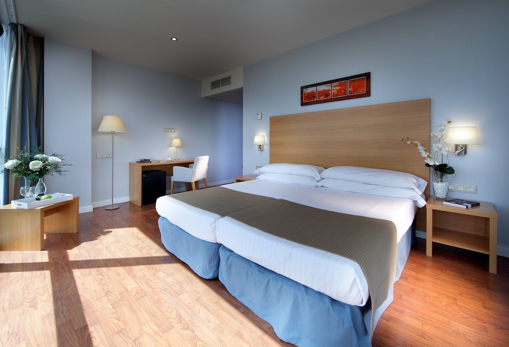 Hotel Exe Sevilla Palmera — Hotel rooms in Seville, Andalusia