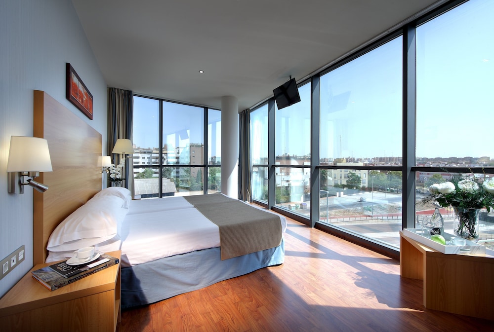 Hotel Exe Sevilla Palmera — Main photo in Seville, Andalusia