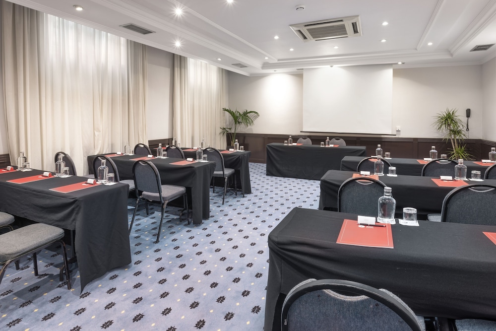 Exe Sevilla Macarena — Hotel building in Seville, Andalusia