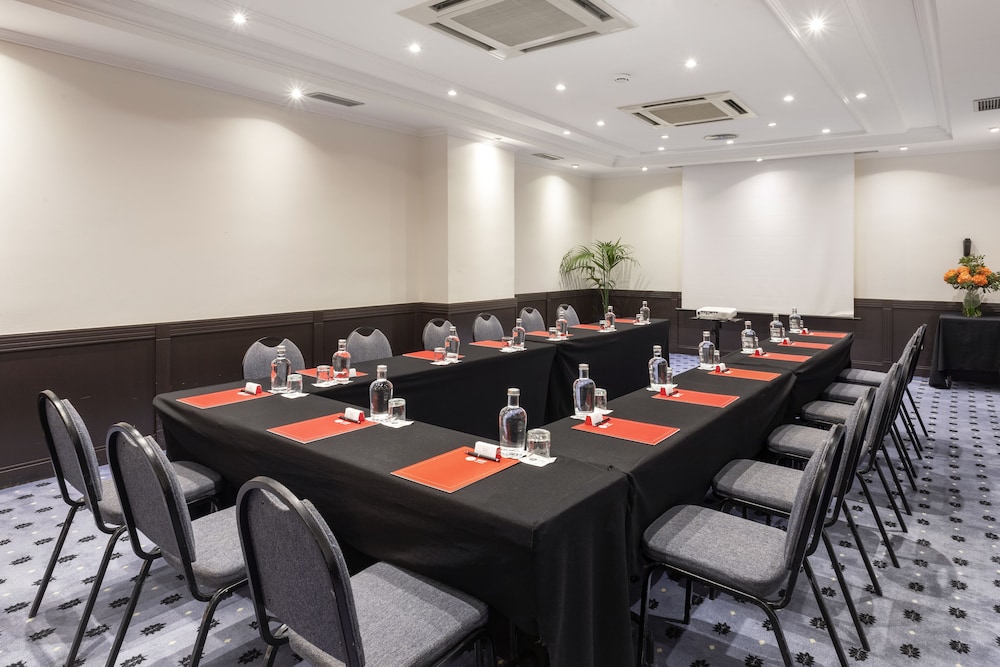 Exe Sevilla Macarena — Hotel building in Seville, Andalusia