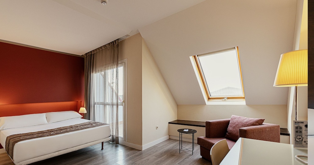 Hotel Vértice Sevilla — Hotel rooms in Seville, Andalusia