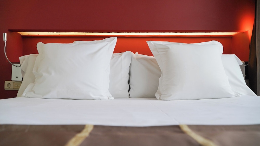 Hotel Vértice Sevilla — Hotel rooms in Seville, Andalusia