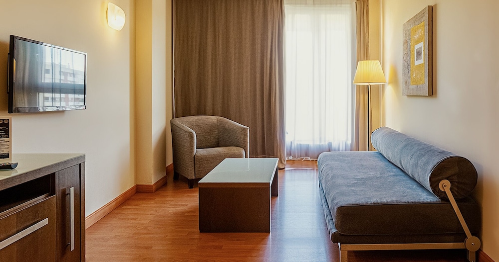 Hotel Vértice Sevilla — Hotel rooms in Seville, Andalusia