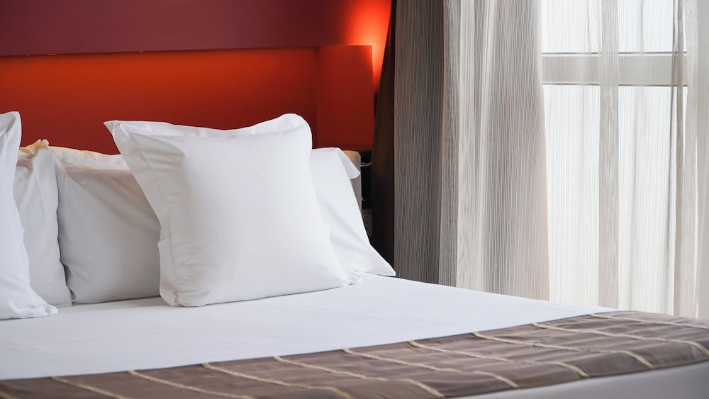 Hotel Vértice Sevilla — Hotel rooms in Seville, Andalusia