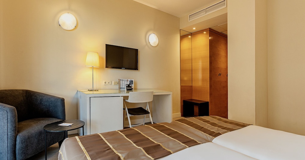 Hotel Vértice Sevilla — Hotel rooms in Seville, Andalusia