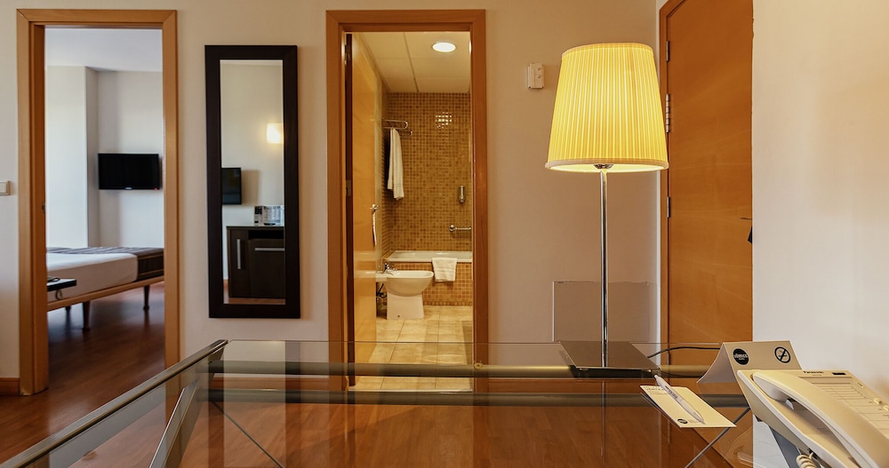 Hotel Vértice Sevilla — Hotel rooms in Seville, Andalusia