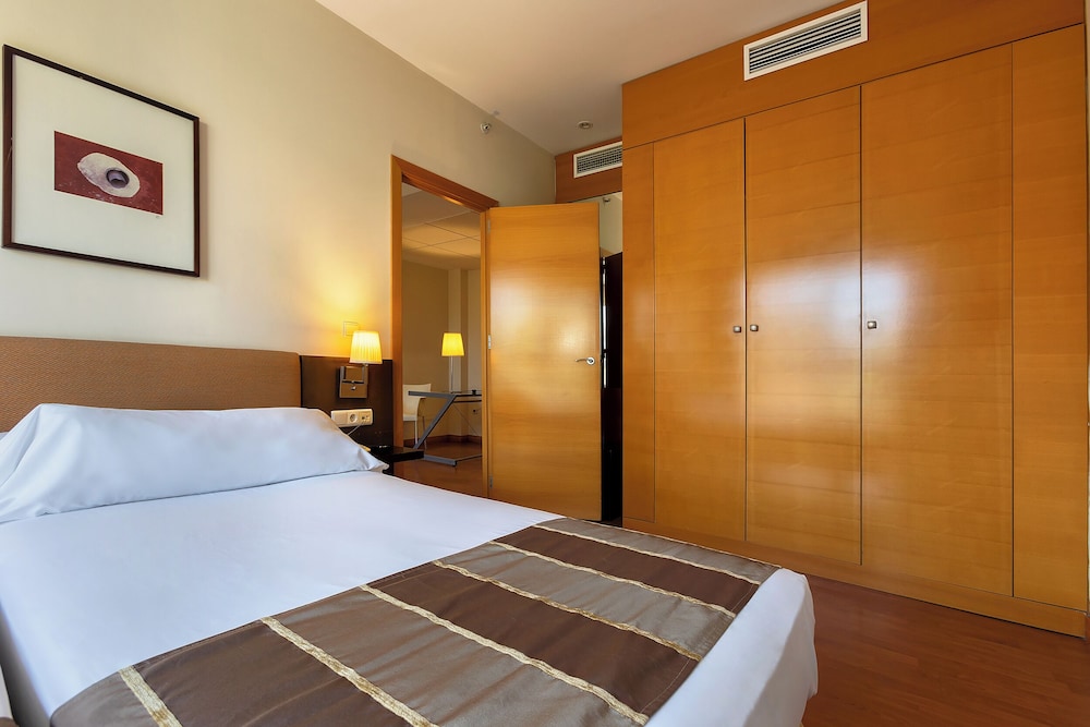Hotel Vértice Sevilla — Hotel rooms in Seville, Andalusia