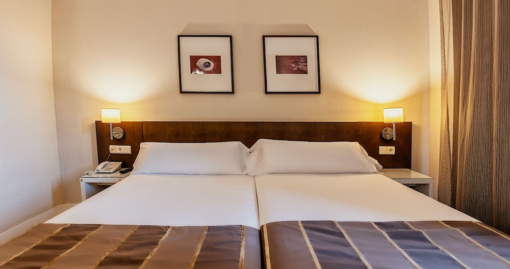 Hotel Vértice Sevilla — Hotel rooms in Seville, Andalusia
