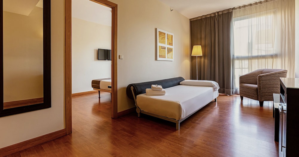 Hotel Vértice Sevilla — Hotel rooms in Seville, Andalusia