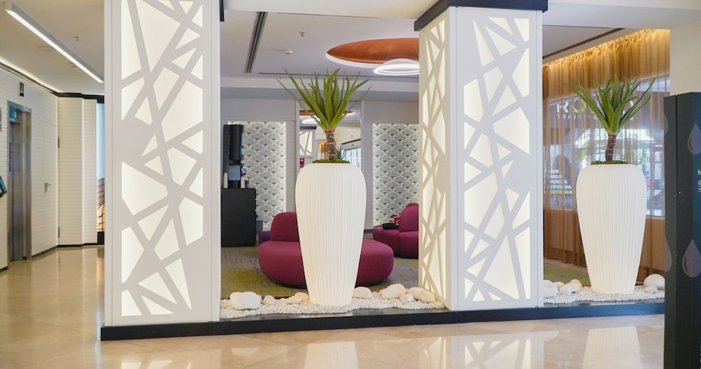 Hotel Vértice Sevilla — Hotel building in Seville, Andalusia