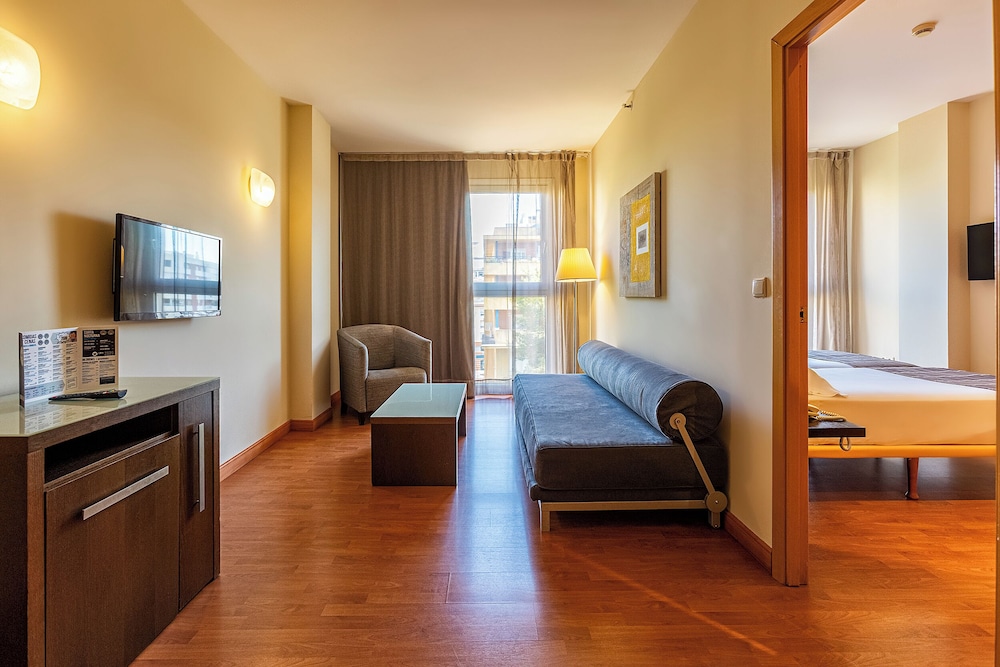 Hotel Vértice Sevilla — Hotel rooms in Seville, Andalusia