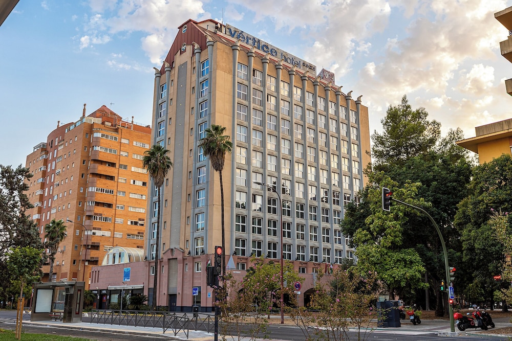 Hotel Vértice Sevilla — Hotel building in Seville, Andalusia
