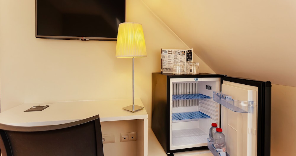 Hotel Vértice Sevilla — Hotel rooms in Seville, Andalusia