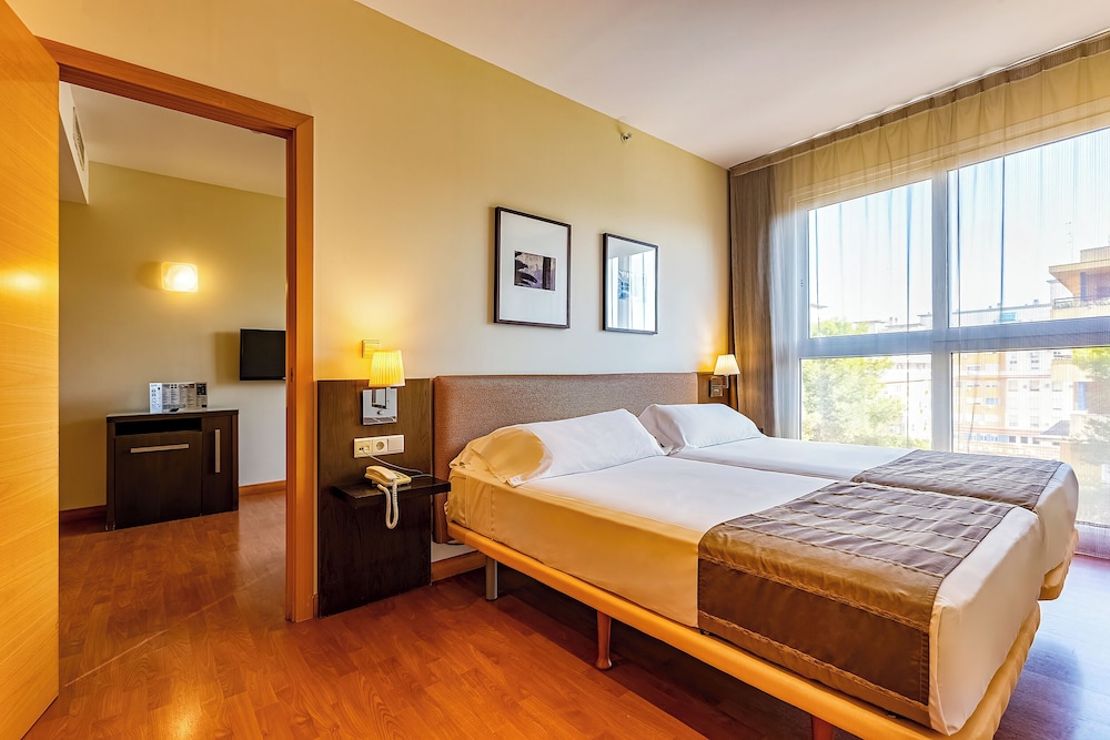 Hotel Vértice Sevilla — Hotel rooms in Seville, Andalusia