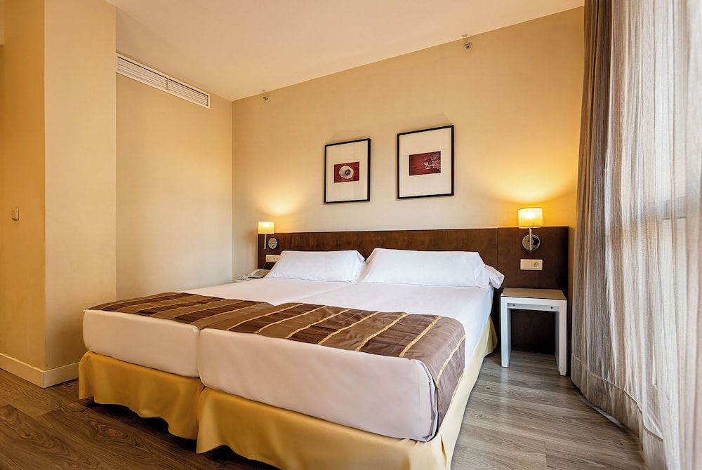 Hotel Vértice Sevilla — Hotel rooms in Seville, Andalusia