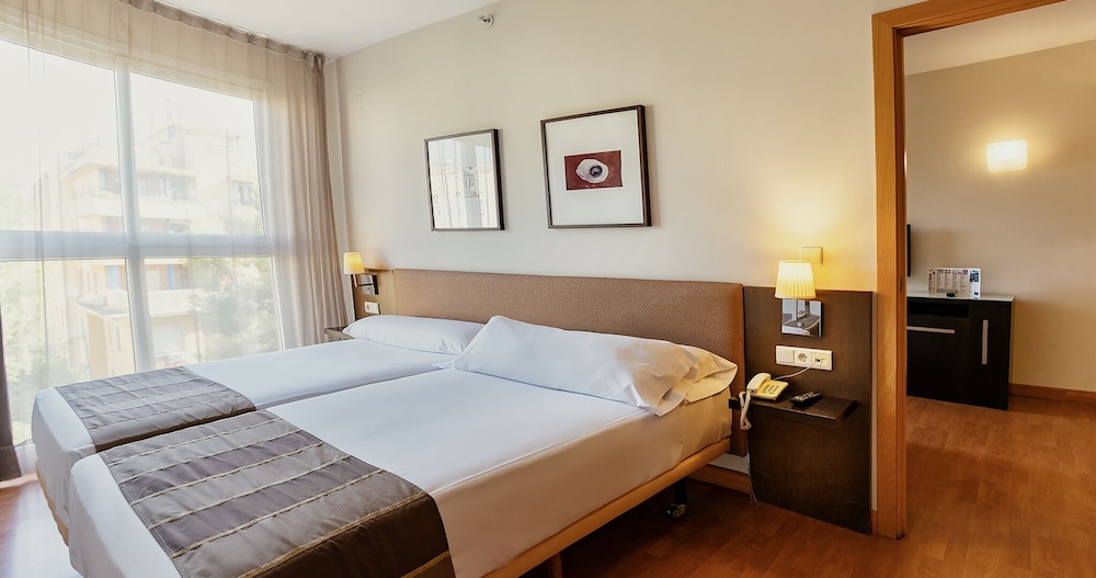 Hotel Vértice Sevilla — Hotel rooms in Seville, Andalusia
