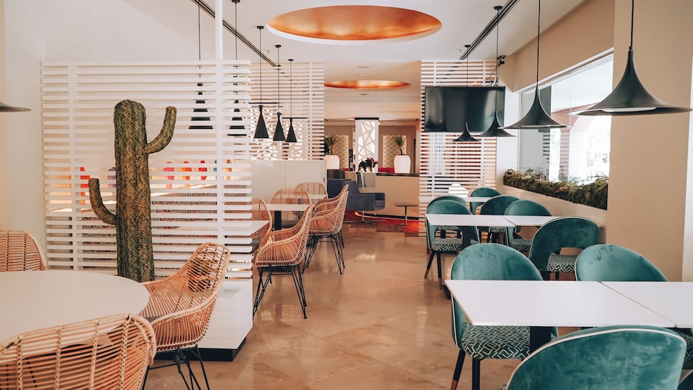 Hotel Vértice Sevilla — Restaurant & bars in Seville, Andalusia