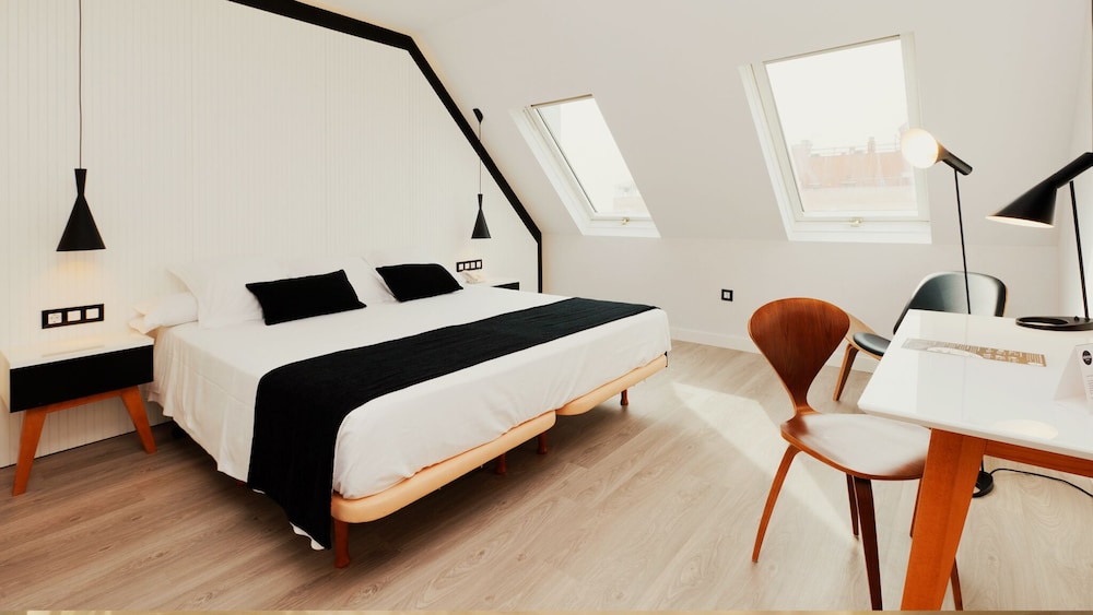 Hotel Vértice Sevilla — Hotel rooms in Seville, Andalusia