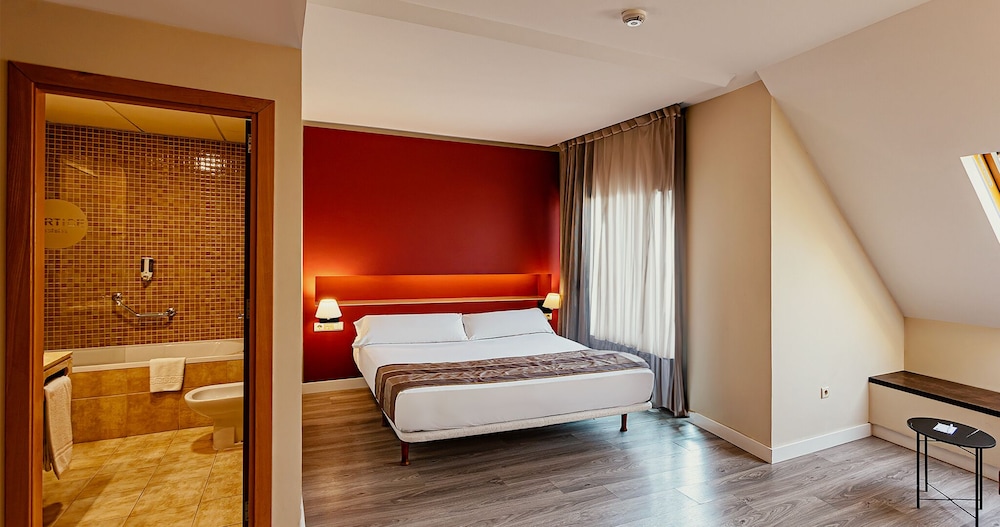 Hotel Vértice Sevilla — Hotel rooms in Seville, Andalusia