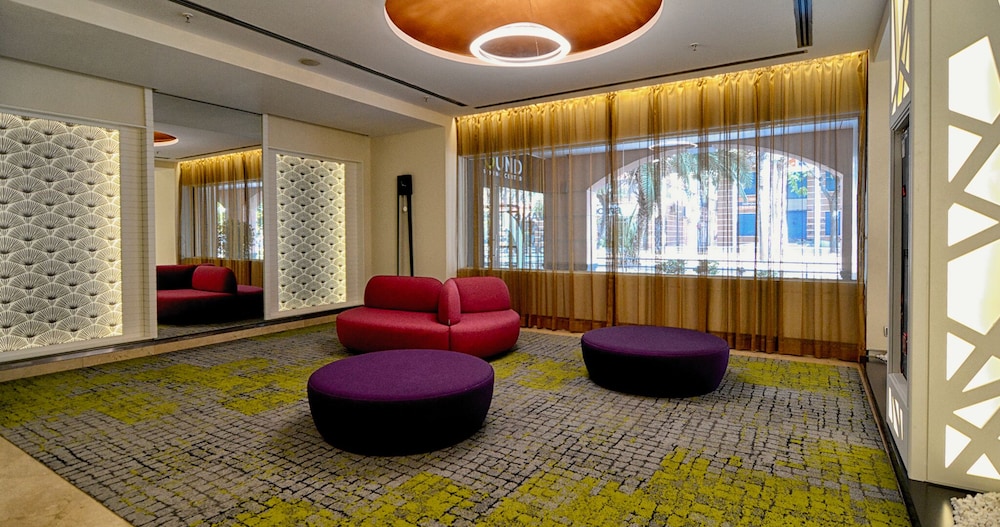 Hotel Vértice Sevilla — Hotel building in Seville, Andalusia