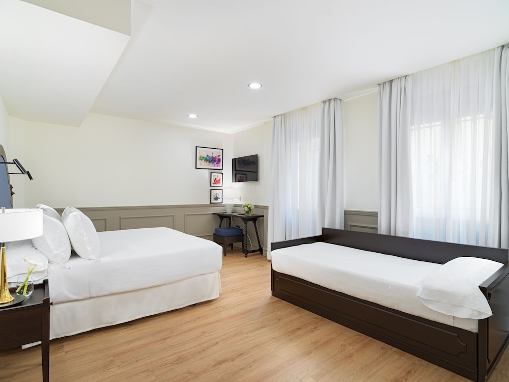 H10 Corregidor Boutique Hotel — Hotel rooms in Seville, Andalusia
