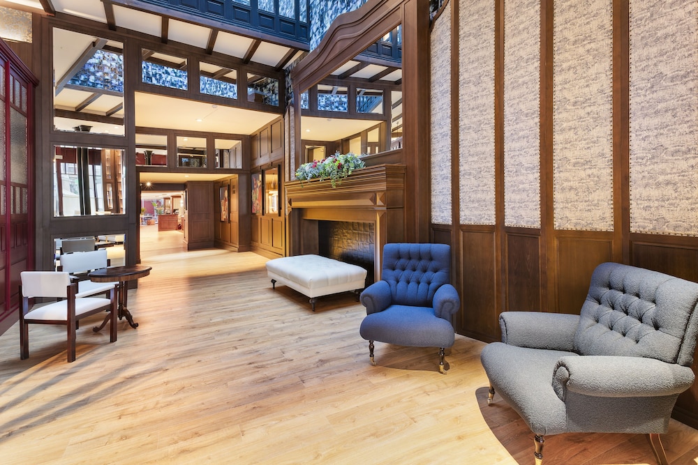 H10 Corregidor Boutique Hotel — Hotel building in Seville, Andalusia