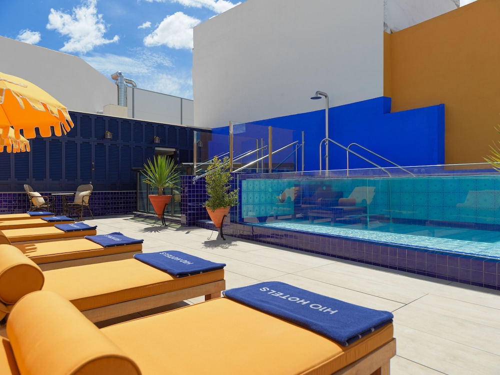 H10 Corregidor Boutique Hotel — Swimming pool in Seville, Andalusia