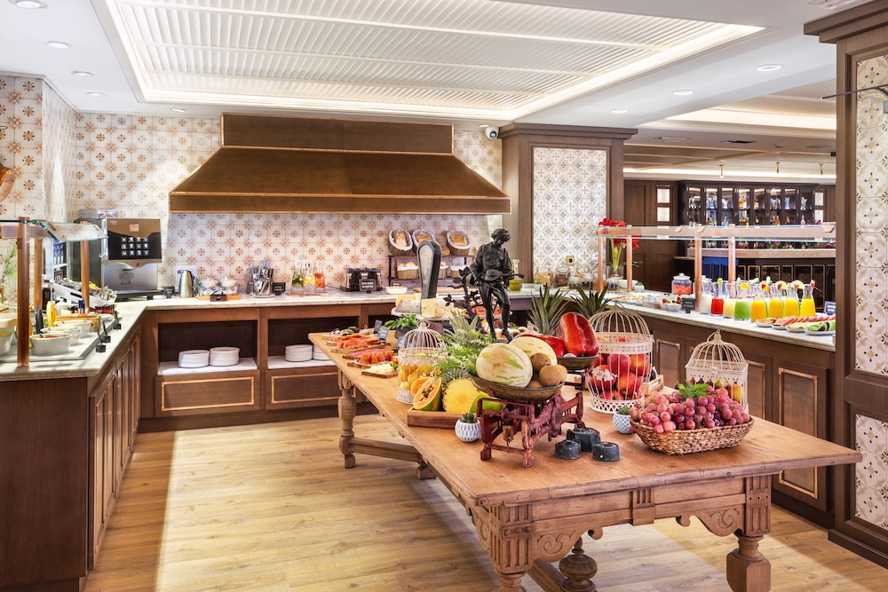 H10 Corregidor Boutique Hotel — Restaurant & bars in Seville, Andalusia