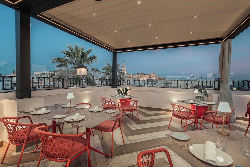 Vincci La Rabida Hotel — Restaurant & bars in Seville, Andalusia