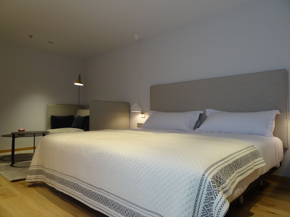 Hotel Zenit Sevilla — Hotel rooms in Seville, Andalusia
