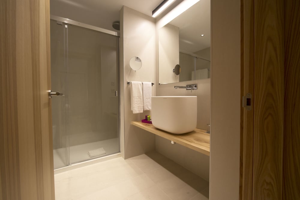 Hotel Zenit Sevilla — Hotel rooms in Seville, Andalusia