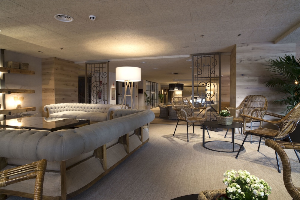 Hotel Zenit Sevilla — Hotel building in Seville, Andalusia