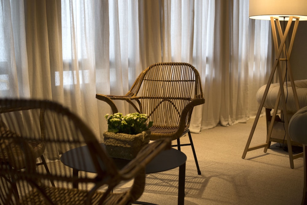 Hotel Zenit Sevilla — Hotel rooms in Seville, Andalusia