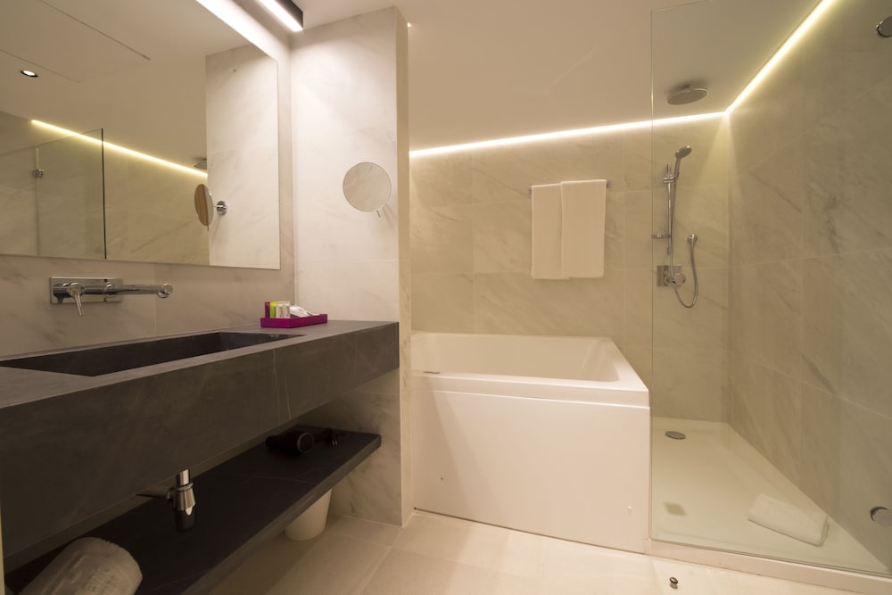 Hotel Zenit Sevilla — Hotel rooms in Seville, Andalusia