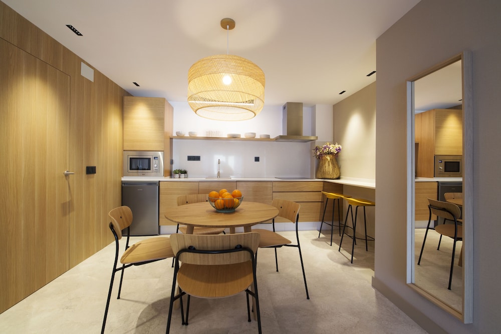 Hotel Zenit Sevilla — Hotel rooms in Seville, Andalusia