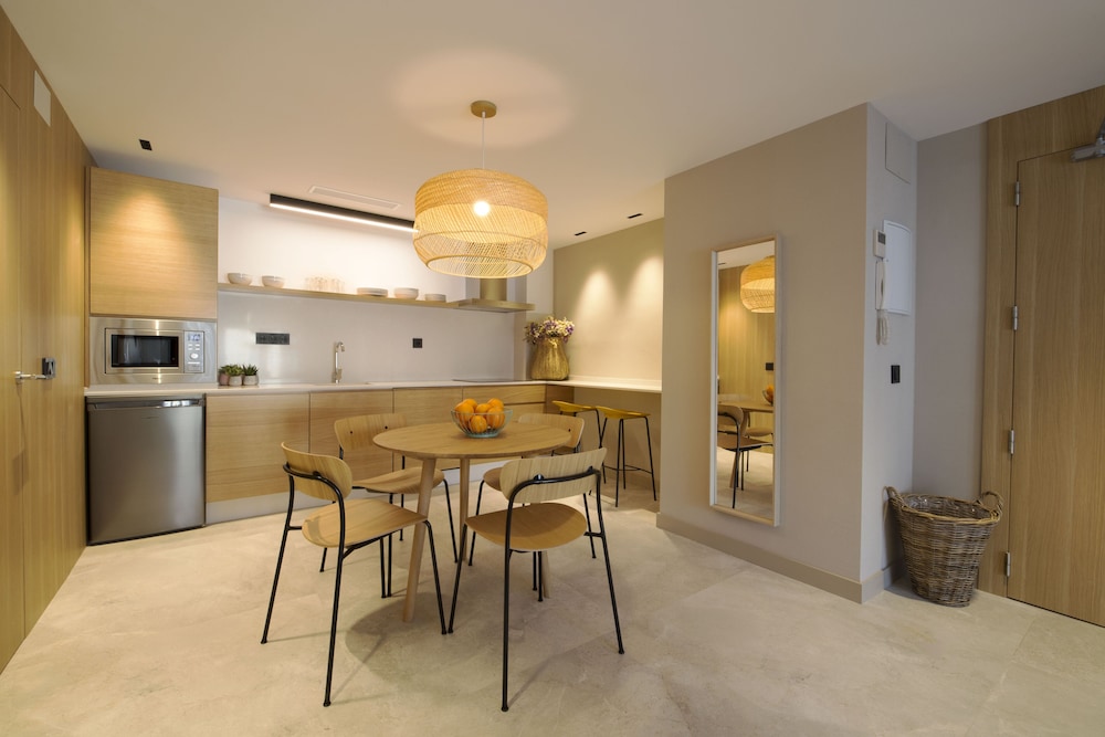 Hotel Zenit Sevilla — Hotel rooms in Seville, Andalusia