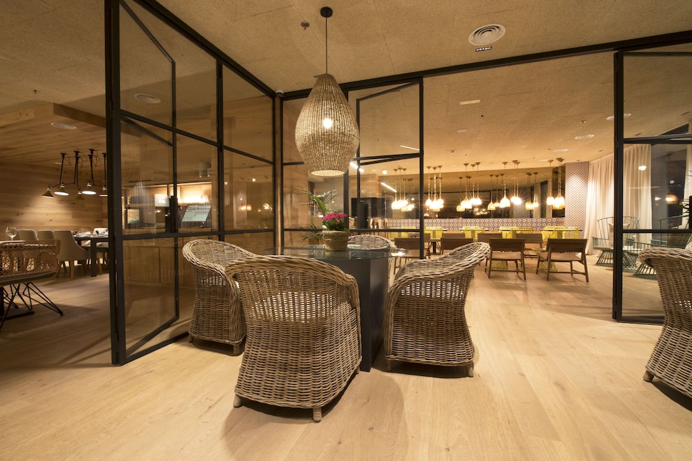 Hotel Zenit Sevilla — Restaurant & bars in Seville, Andalusia